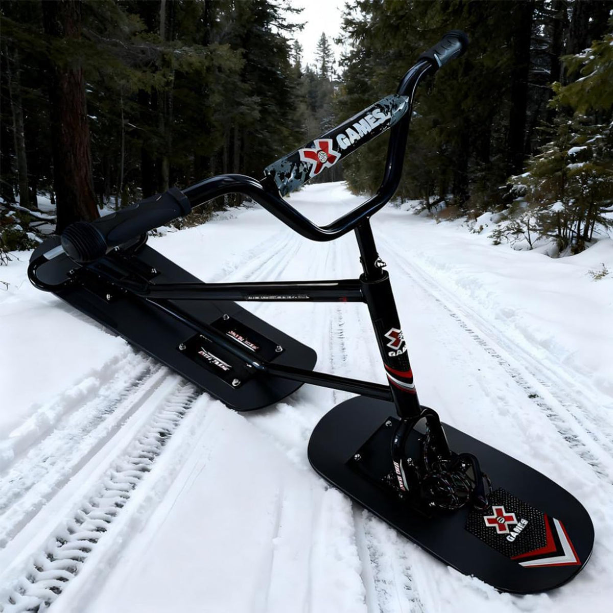 Leichter Schneescooter für Erwachsene - Schwarz mit Doppelboard und dreifacher Verstärkung - Bis 150 kg Tragfähigkeit - Mit 360 Grad drehbarem Hinterski für Snowparks