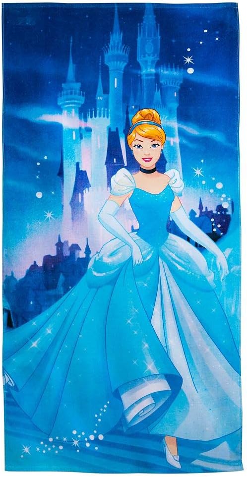 Disney Cinderella Strandtuch - Mehrfarbig mit bedrucktem Cinderella Motiv - Einzelnes Handtuch für Strand Pool und Urlaub - Dekoratives Badetuch für Kinder und Disney Fans