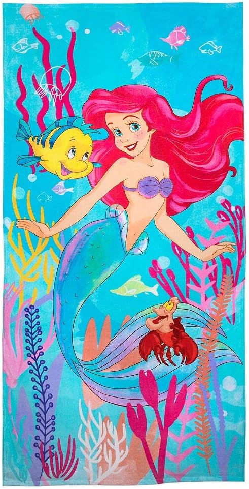 Disney Ariel Strandtuch - Mehrfarbiges Cartoon Motiv mit Arielle Design - Einzelnes Badetuch für Strand Pool und Freizeit - Für Disney Fans und sommerliche Ausflüge