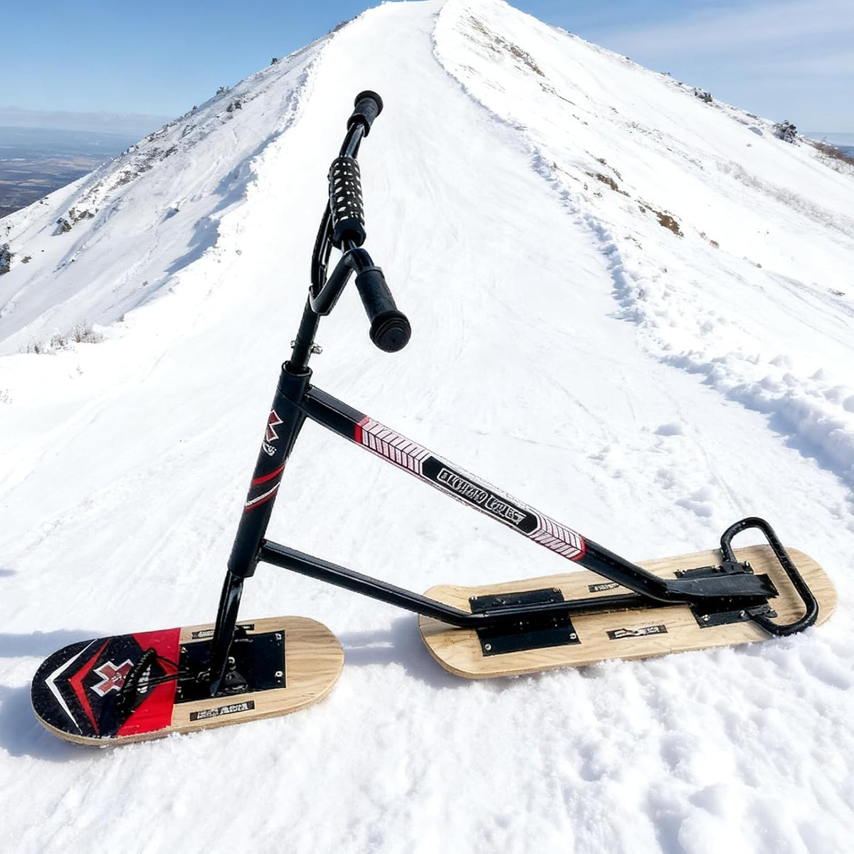 Snow Skates Scooter für Erwachsene - Woodn mit 360 Grad Lenkung - Verstärkter Aluminiumrahmen mit Doppelkufen - Schneegleitschlitten für Winterabenteuer und Outdoor Fahrten